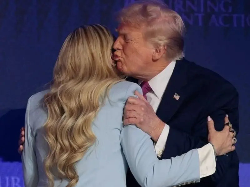 Donald Trump's JD Vance-Like Kiss Moment With Erika Kirk At Phoenix Rally Triggers Backlash; Viral Clip Sparks Online Reactions | WATCH