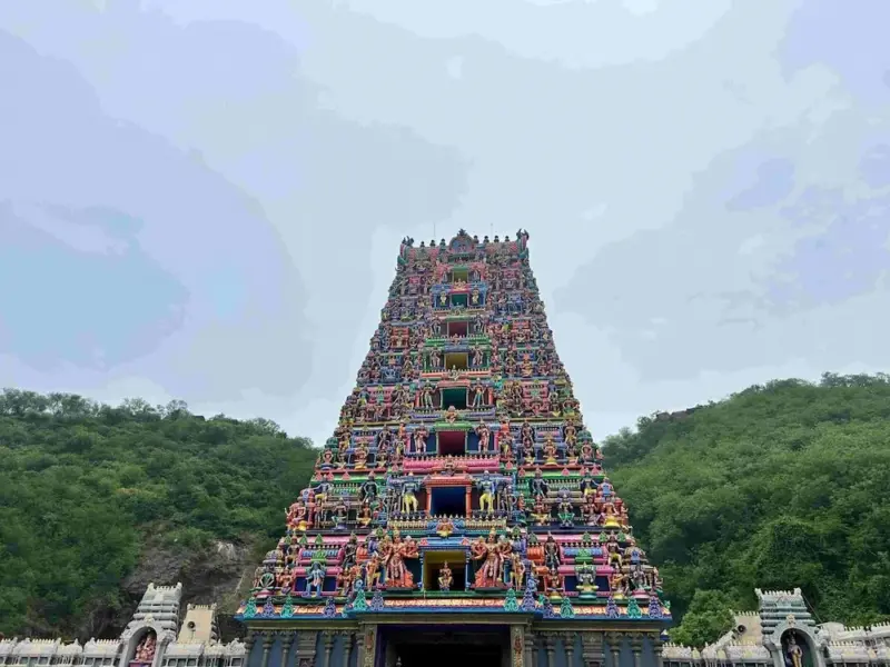 దుర్గగుడిలో దొంగలు.. సిబ్బంది చేతివాటం బట్టబయలు!