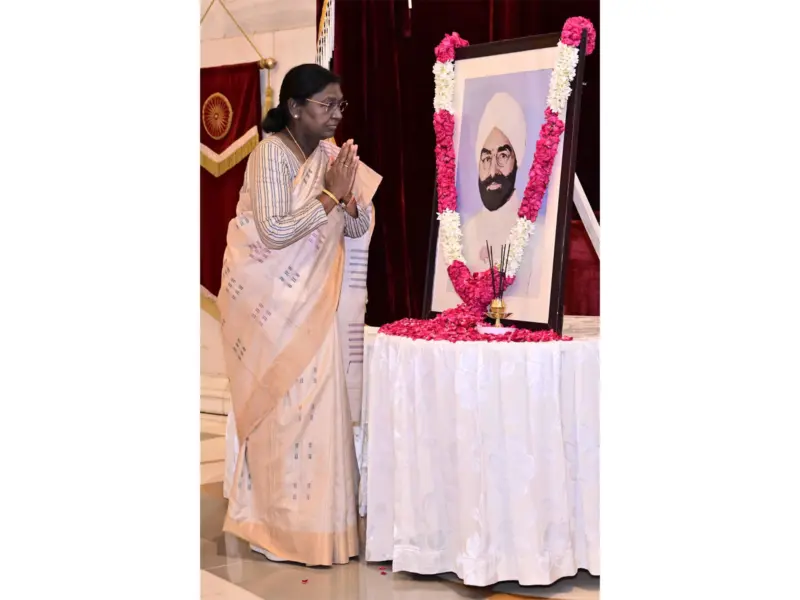 President Murmu pays tribute to former President Giani Zail Singh on birth anniversary