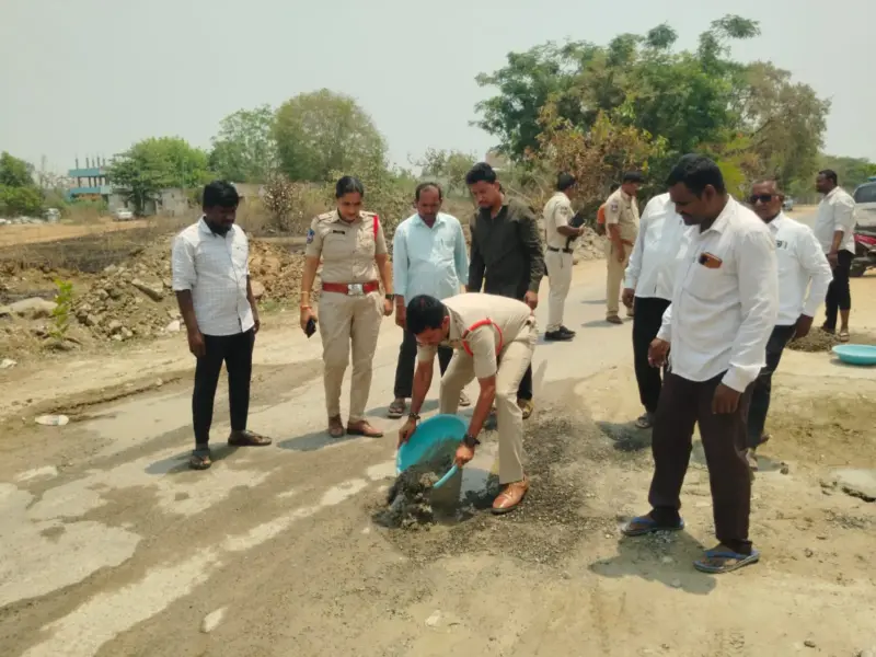 మెదక్ పెద్ద శంకరంపేటలో రోడ్డు భద్రత అవగాహన కార్యక్రమం
