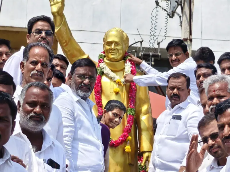 దేశ చరిత్రను తిరగరాసిన నాయకుడు రాజీవ్ గాంధీ