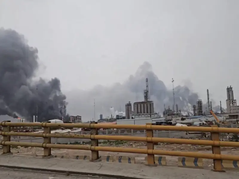 Iran freezes petrochemical exports to protect domestic market after Israeli strikes