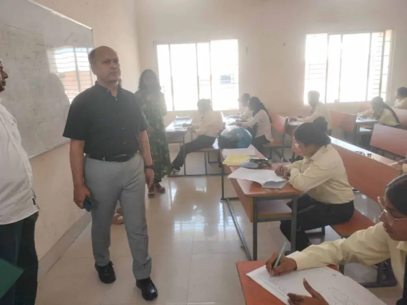 रांची : DSPMU कुलपति ने किया स्नातकोत्तर परीक्षा का निरीक्षण, व्यवस्थाओं का लिया जायजा