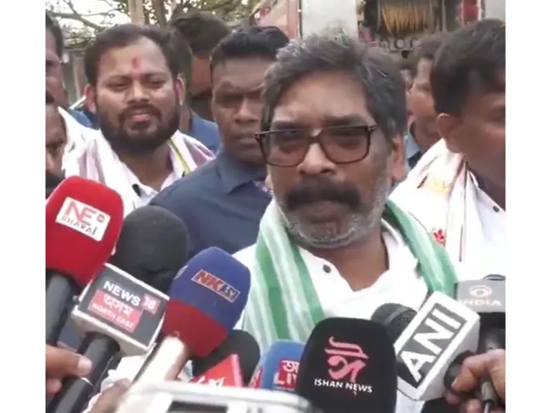 Jharkhand CM questions condition of tea garden labourers in Assam polls