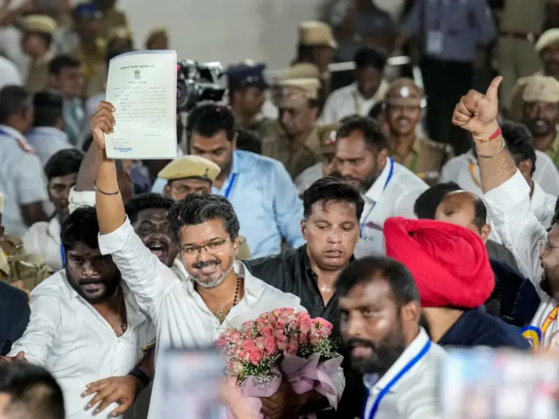 ఎన్నికల్లో ధనస్వామ్యం ఓడి ప్రజాస్వామ్యం గెలిచింది - విజయ్