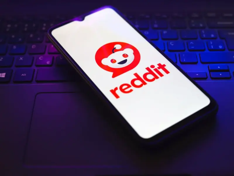 Reddit Stock Rises For Third Straight Day: Ad Partnership, Board Member Buy Drown Out CEO's Stake Cut