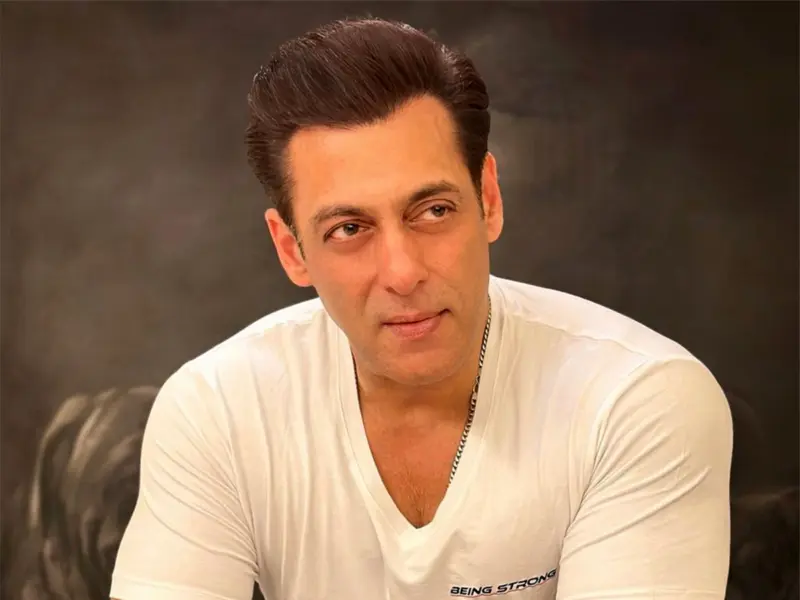 Star Hero's Urgent Warning: Beware Of Scam In US