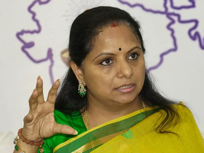 కవిత.. BRSపై యుద్ధం ప్రకటిస్తారా?