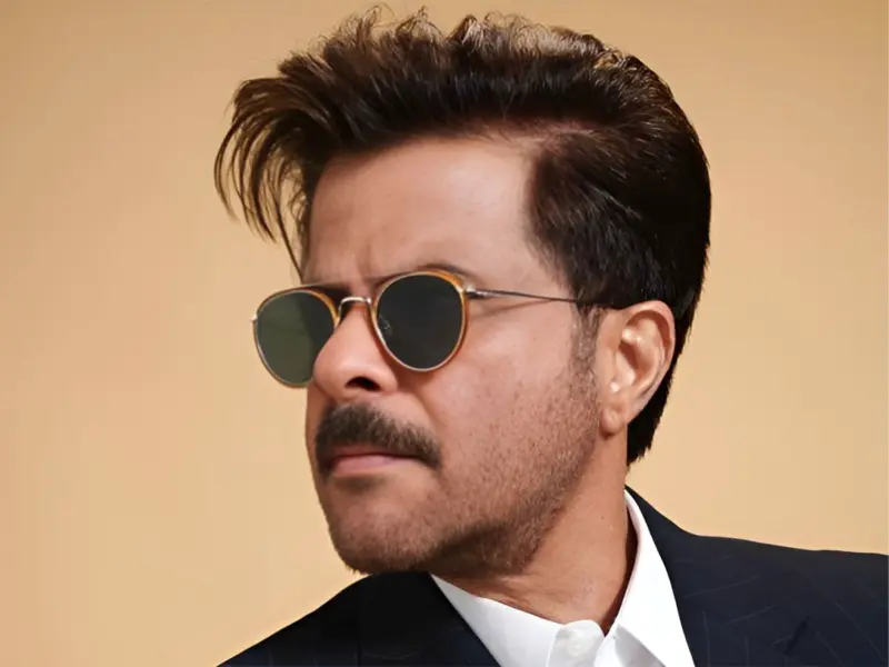 Senior Actor Trolls SRK, Ajay & Akshay!