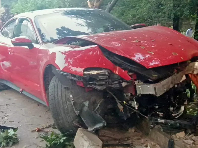 Hyd: Horrific Car Crash @ KBR Park