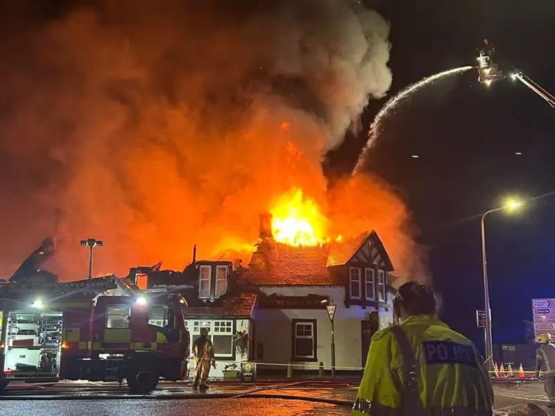 St Andrews Hotel Fire: Huge Fire Blaze Destroys St Michaels Inn, No Casualties Reported & Smoke Warning Issued; Check Roads Affected & Diversions Routes