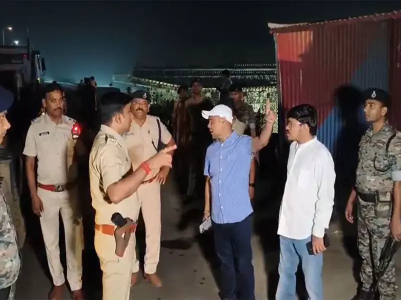 Slab collapse on Vikramshila Setu halts traffic; no casualties reported