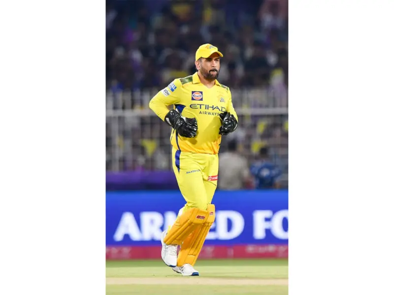 He stayed away from matches to avoid distraction, says Hussey on Dhoni's absence in stadium