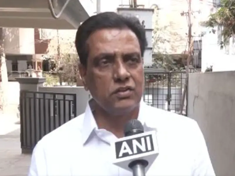 People of Gujarat demanding apology: BJP leader NV Subash slams Mallikarjun Kharge's "illiterate" remarks