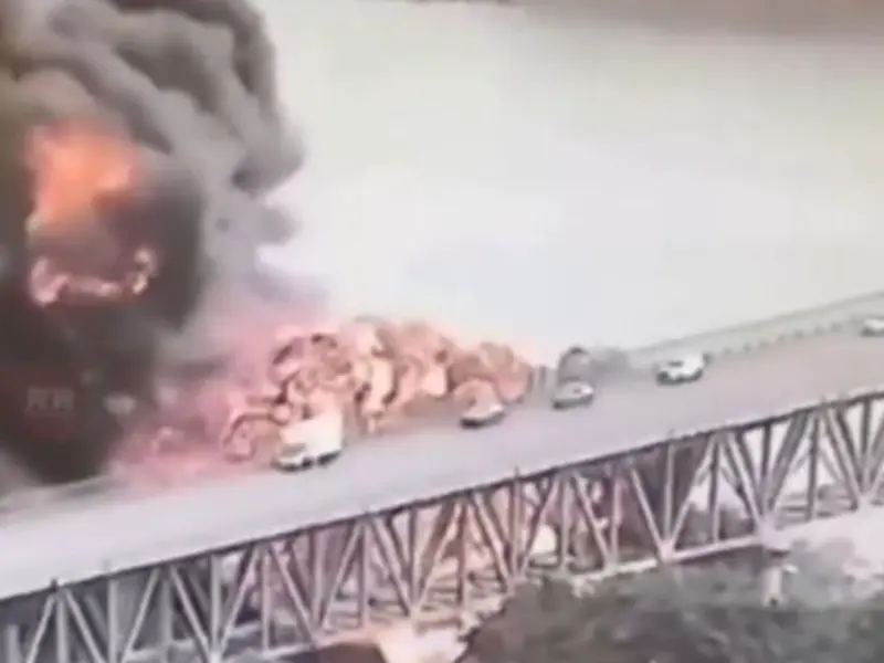 Watch Viral Video: Massive Blaze Erupts After Fuel Tanker Explosion Near Panama Canal Bridge, Multiple Injuries Reported