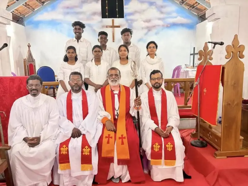 വള്ളിയാകുളം സെന്റ് പീറ്റേഴ്സ് സി.എസ്.ഐ. സഭയില് സ്ഥിരീകരണ ശുശ്രൂഷയ്ക്ക് നേതൃത്വം നല്കി