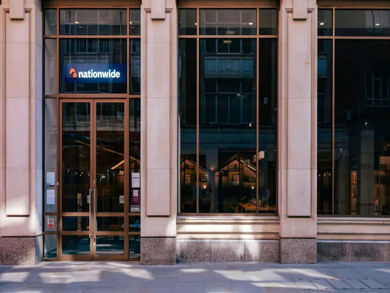 More UK Customers Switch Current Accounts as Banks Offer Cash Incentives and Perks