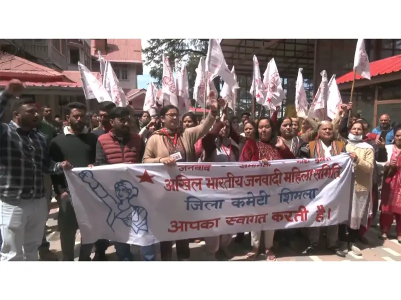 protests in shimla oppose fee hike and relocation of gynaecology department
