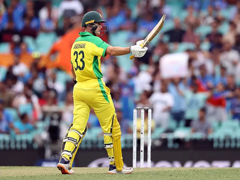 Hyderabad Kingsmen's maroon kit causes ball colour change in Pakistan Super League opener