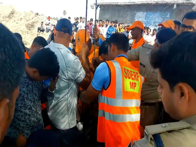 NDRF and SDRF use borewell to deploy equipment in rescue operation of child