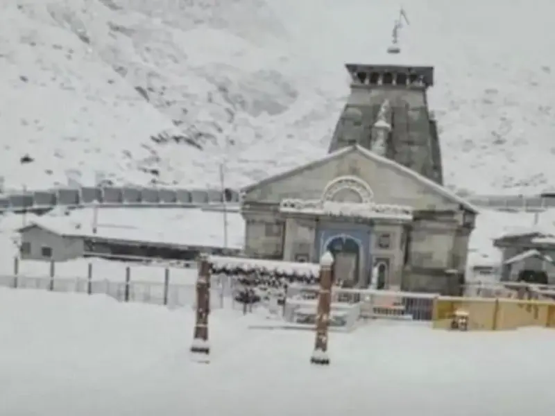 ଉତ୍ତରାଖଣ୍ଡ-ଚାରିଧାମରେ ପ୍ରବଳ ତୁଷାରପାତ, ଉତ୍ତର ପ୍ରଦେଶରେ ଝଡ଼ବର୍ଷା ଓ ବଜ୍ରପାତ ଯୋଗୁଁ ୧୫ ମୃତ