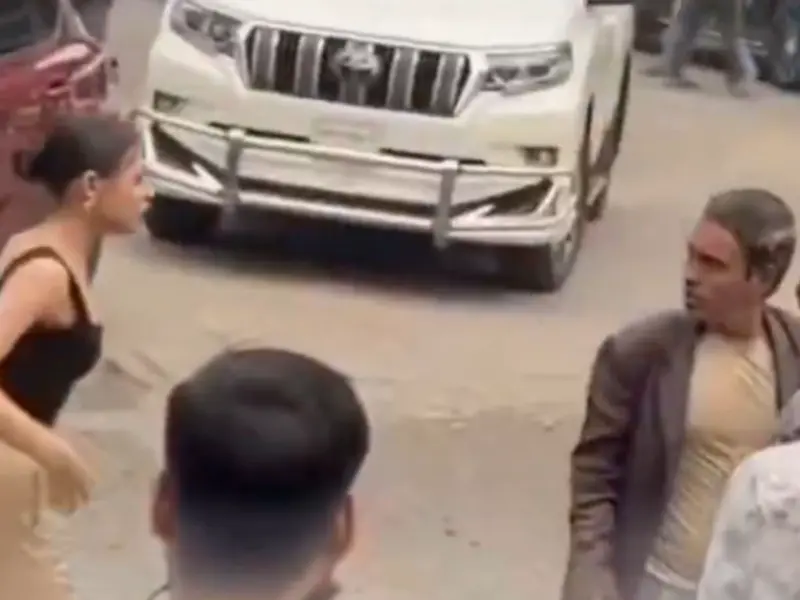 Bangladesh Russian Model Monica Hits A Poor Man After Alleging Harassment While Filming A Reel In The Middle Of A Road, Shocking Video Goes Viral