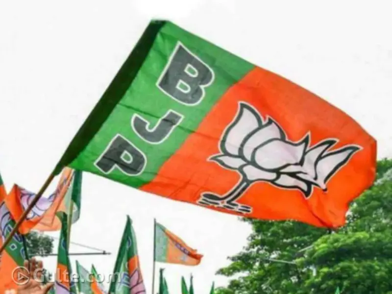 బీజేపీ పాలిత రాష్ట్రంలో. రేప్ నిందితుడికి ఘన స్వాగతం!
