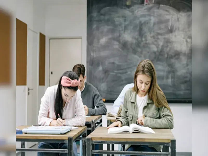 Forget Traditional Degrees After 12th Science! These 5 Short-Term Courses Guarantee a 'Permanent Job'..