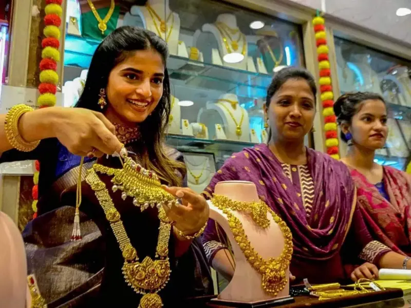 மீண்டும் சரசரவென உயர்ந்த தங்கம் விலை..!!