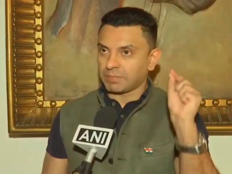 Tehseen Poonawalla criticises linking women's reservation to delimitation process