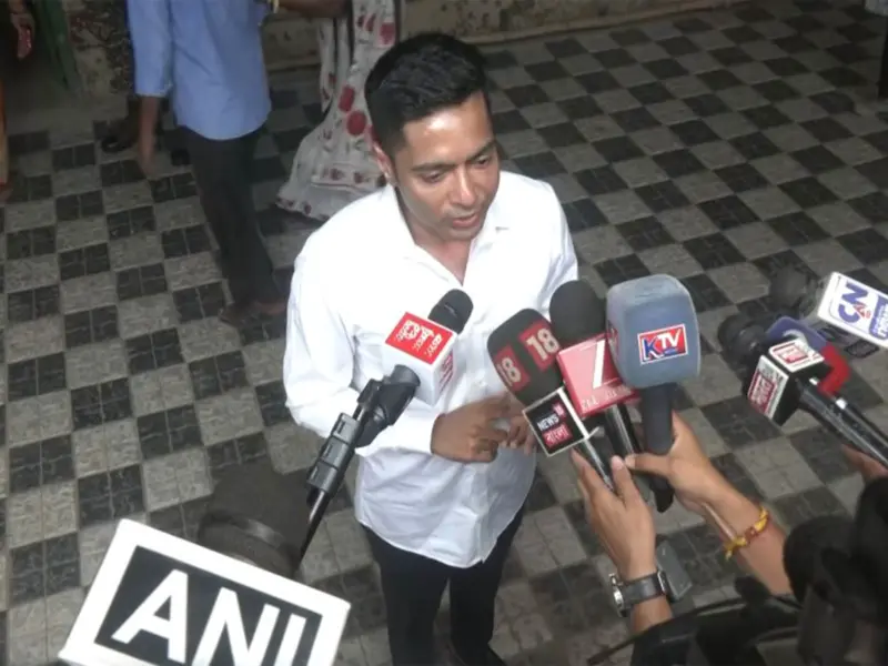 "BJP to win less than 50 seats": Abhishek Banerjee casts vote in Kolkata, exudes confidence in TMC's victory