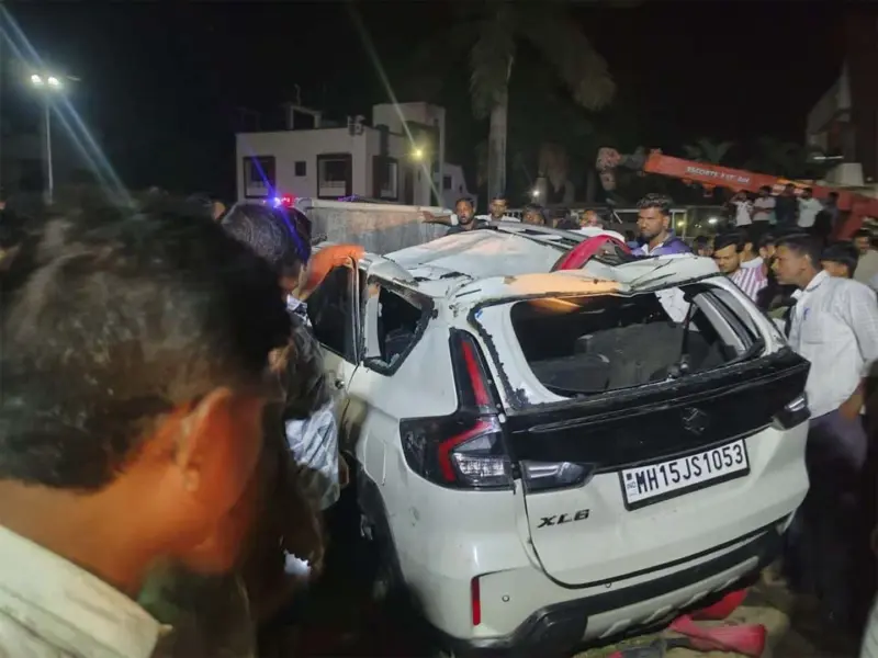 Maharashtra: నాసిక్‌లో ఘోరం.. బావిలో పడ్డ కారు.. ఒకే కుటుంబానికి చెందిన 9 మంది మృతి