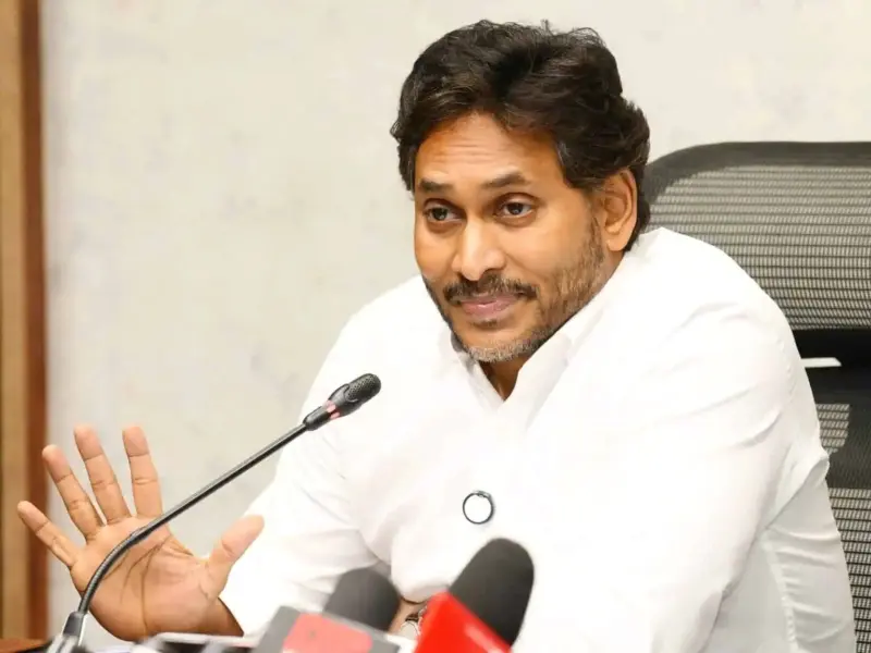 YS Jagan : తండ్రిమరణంపై జగన్ పచ్చి అబద్ధాలు..?