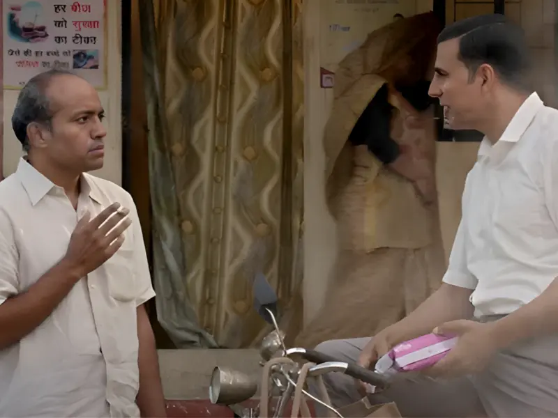 Akshay Thrown Out, Fans Happy!