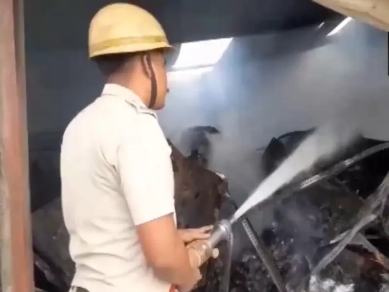 Fire contained within three hours at Howrah jute mill warehouse