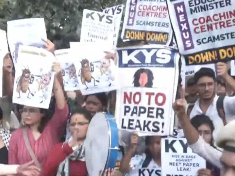 Students Protest Outside Education Ministry