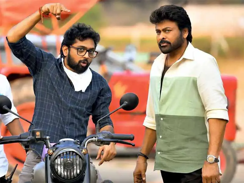 విశ్వంభర డైరెక్టర్ పై మెగా ఫ్యాన్స్ ఆగ్రహం