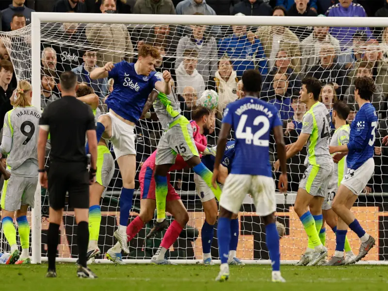 Manchester City's title hopes dented after 3-3 draw with Everton