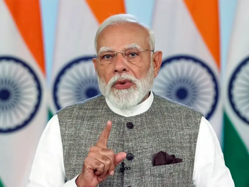 "Homage to state and culture that have shaped our nation and society,": PM Modi writes to Devendra Fadnvais on Maharashtra Day