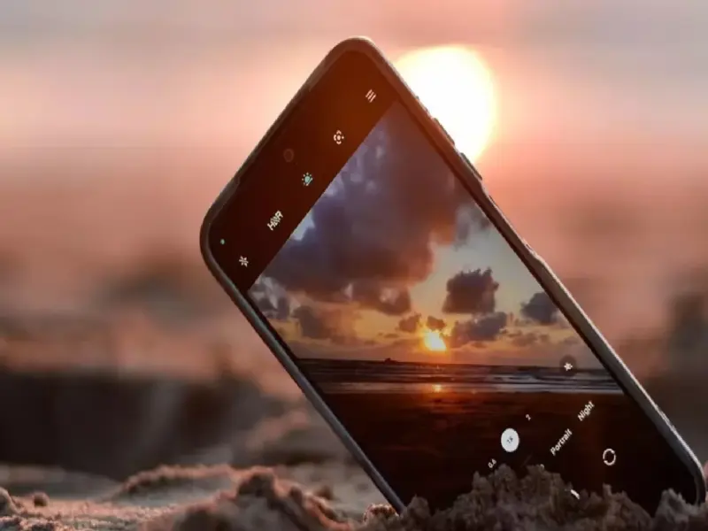 Does your phone overheat in the sun? Try these 5 quick settings to keep your smartphone super cool