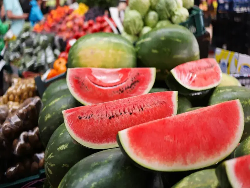 Watermelon in Summer: Should You Eat It in the Morning or at Night? Here's What Experts Say