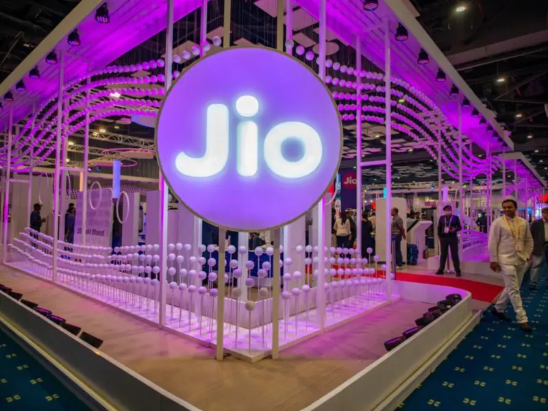 Reliance Eyes $6 Bn IPO For Jio Infocomm