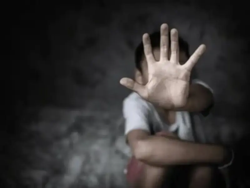 తండ్రిపై కక్షతో నాలుగేళ్ల బాలుడిని నేలకేసి కొట్టిన కిరాతకుడు