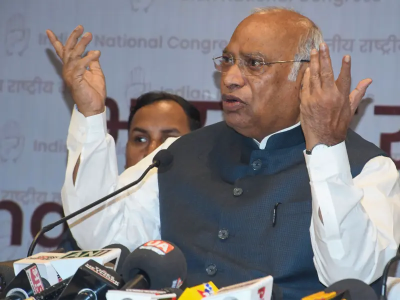 Election Commission gives Kharge 24 hours to clarify 'terrorist' remark on PM Modi