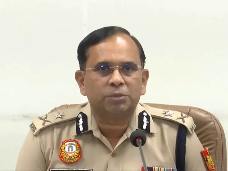 Delhi police take strict action against LPG cylinder hoarding and black marketing