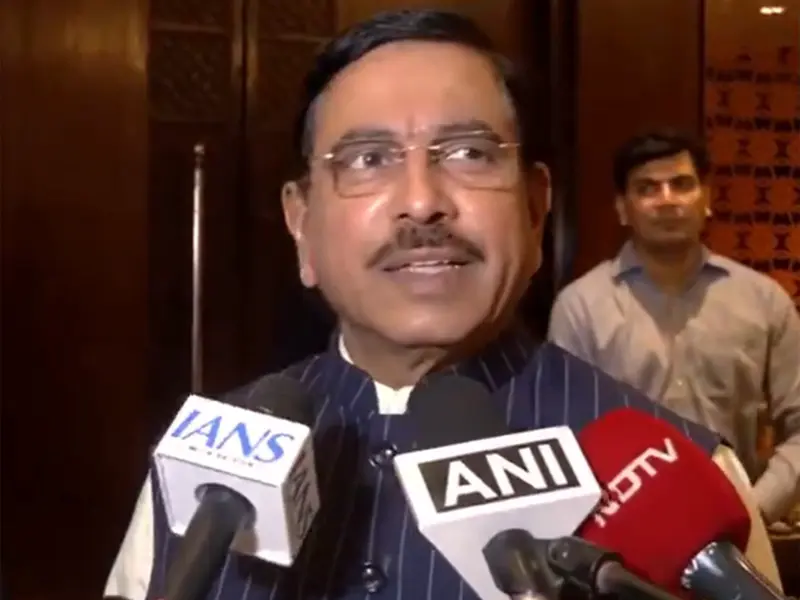 Fuel distribution stable in India despite gas price rise, says Union Minister