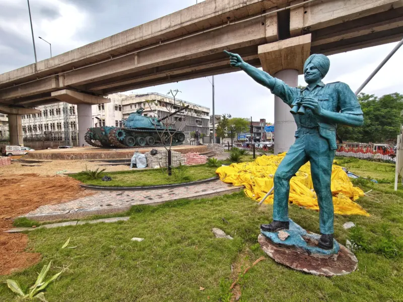 Major Bhupinder Singh's statue returns at Bharat Nagar Chowk