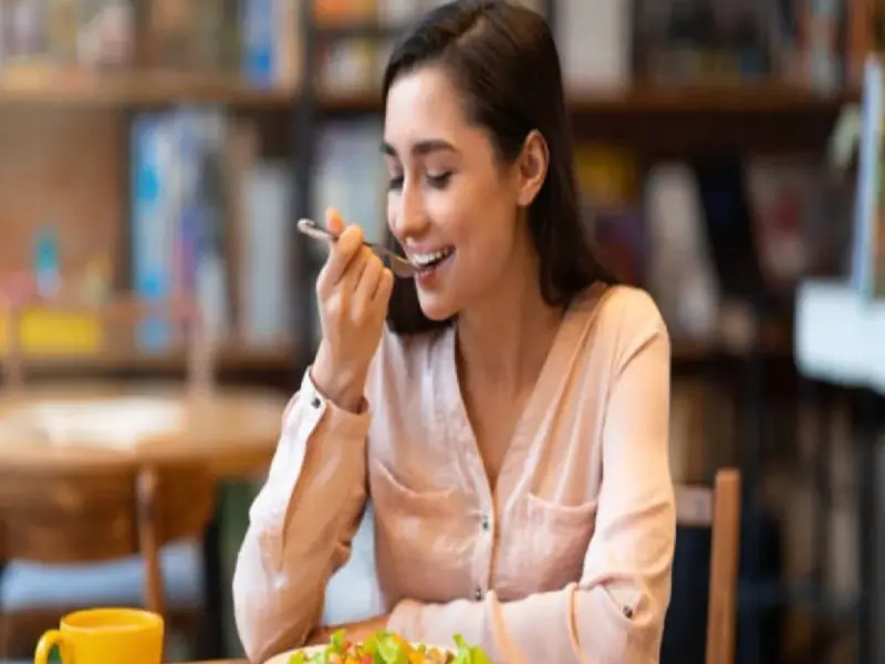 Astro Tips: आपके खाने की आदतें बताती हैं आपकी पर्सनैलिटी , जानें आपकी आदत के हिसाब से कैसे हैं आप