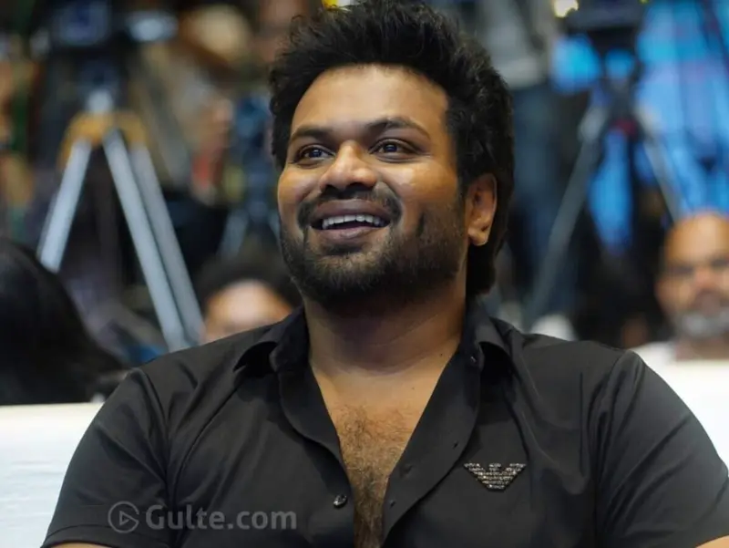 మైక్తో పాటు హెల్మెంట్ తీసుకెళ్లండి.. మనోజ్ పంచ్