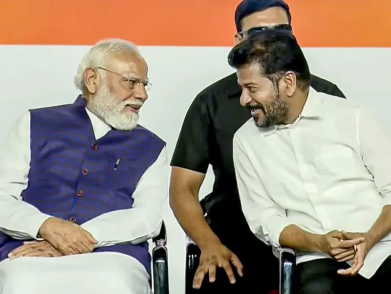 యుద్ధమైనా.. విపత్తయినా.. మోడీది రాజకీయమే